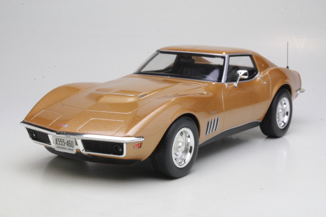 Chevrolet Corvette C3 Coupe 1969, gold - Click Image to Close