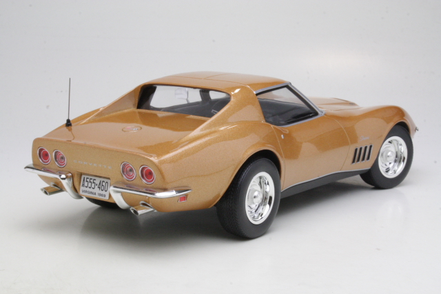 Chevrolet Corvette C3 Coupe 1969, gold - Click Image to Close