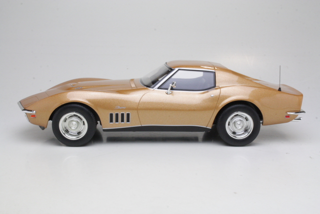 Chevrolet Corvette C3 Coupe 1969, gold - Click Image to Close