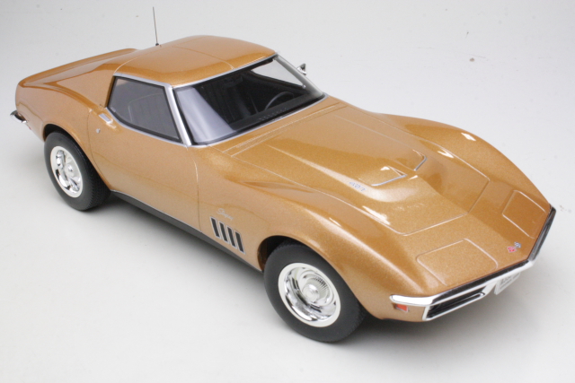 Chevrolet Corvette C3 Coupe 1969, gold - Click Image to Close