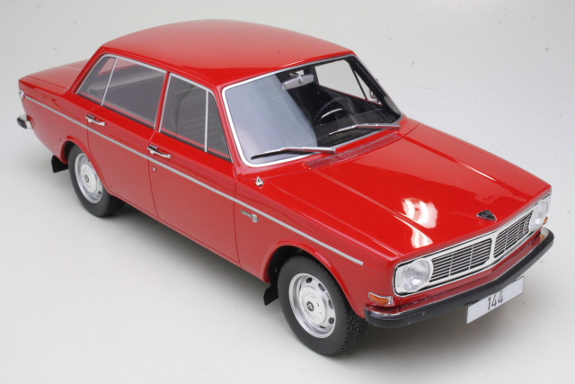 Volvo 144 1970, red