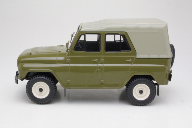 UAZ 469, vihreä