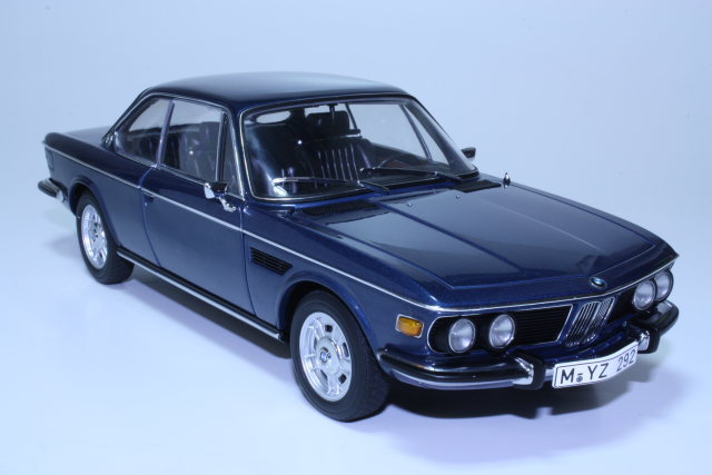 BMW 3.0 CSi 1971, dark blue