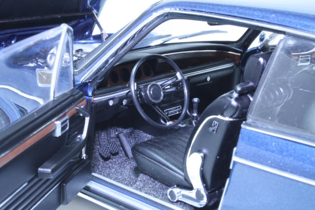 BMW 3.0 CSi 1971, dark blue