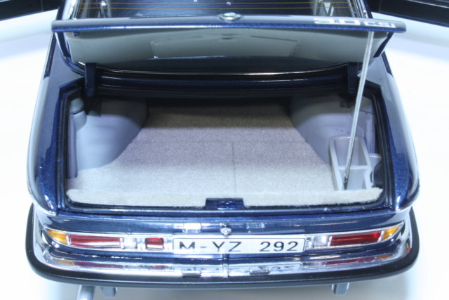 BMW 3.0 CSi 1971, dark blue