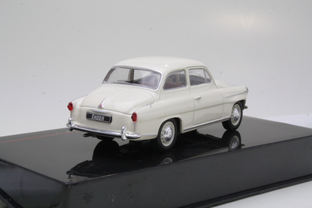 Skoda 440 Spartak 1955, beige