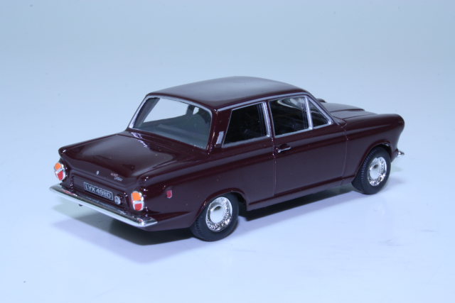 Ford Cortina Mk1 GT 1964, tummanpunainen