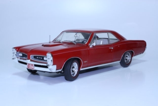 Pontiac GTO 1966, punainen