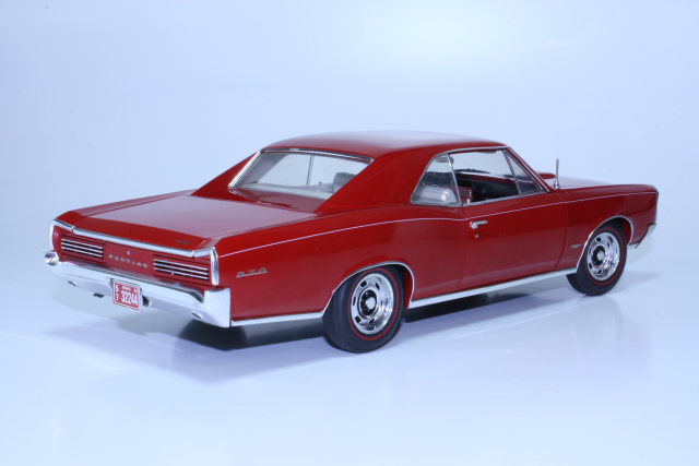 Pontiac GTO 1966, punainen