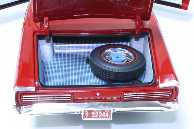 Pontiac GTO 1966, punainen