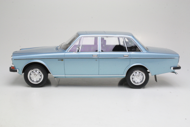 Volvo 164 1972, light blue