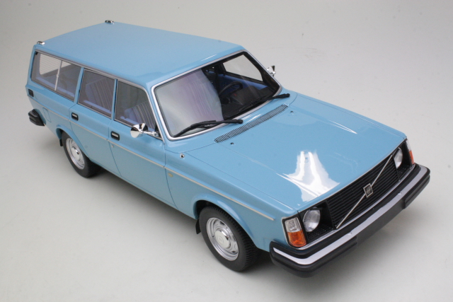 Volvo 245DL Station Wagon 1975, light blue - Click Image to Close