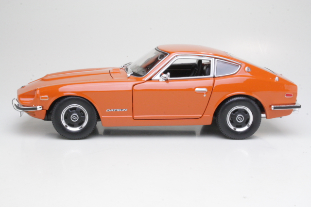 Datsun 240Z 1971, oranssi - Sulje napsauttamalla kuva