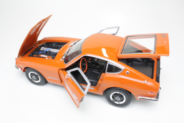 Datsun 240Z 1971, oranssi - Sulje napsauttamalla kuva