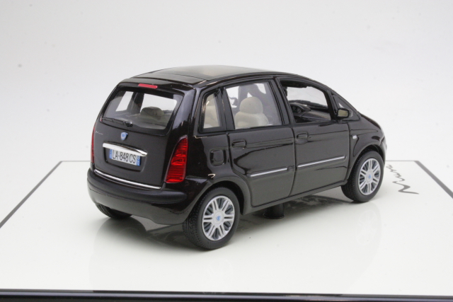 Lancia Musa 2004, musta