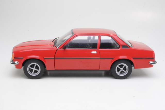 Opel Ascona B 1975, punainen - Sulje napsauttamalla kuva