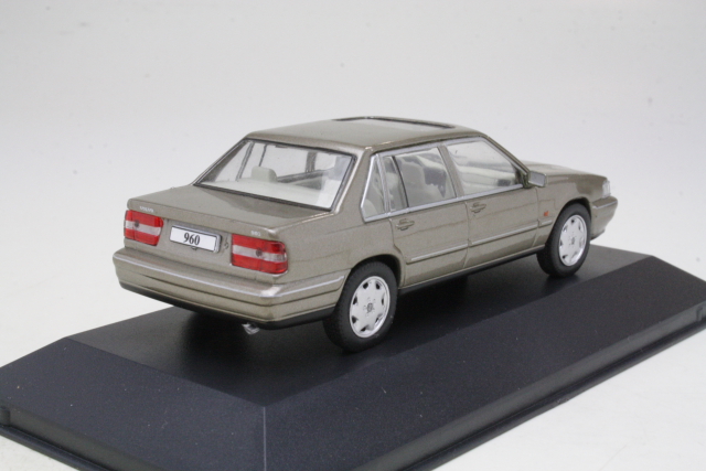 Volvo 960, grey
