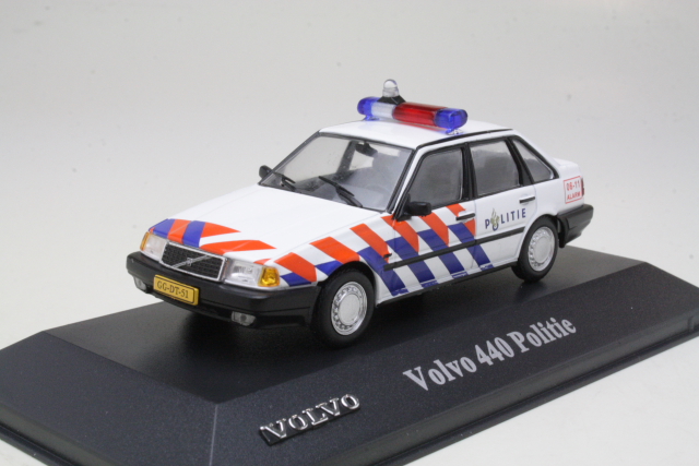 Volvo 440 "Politie" - Sulje napsauttamalla kuva