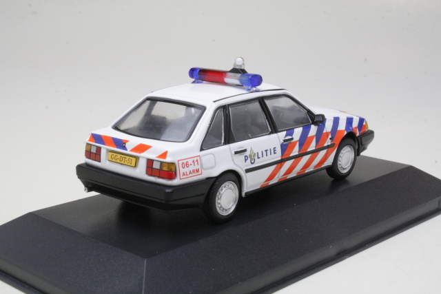 Volvo 440 "Politie" - Sulje napsauttamalla kuva