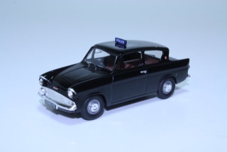 Ford Anglia 105E Poliisi, musta