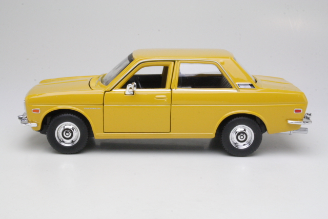 Datsun 510 1971, yellow