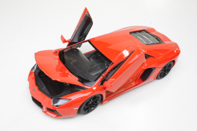 Lamborghini Aventador LP700-4 2011, orange