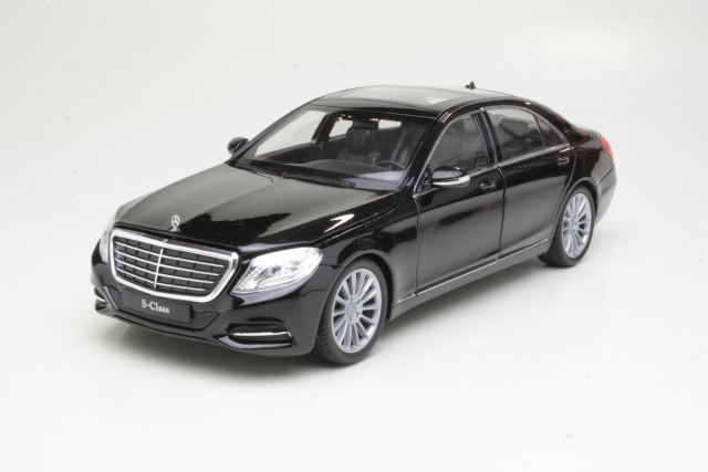 Mercedes S500 (w222) 2013, musta