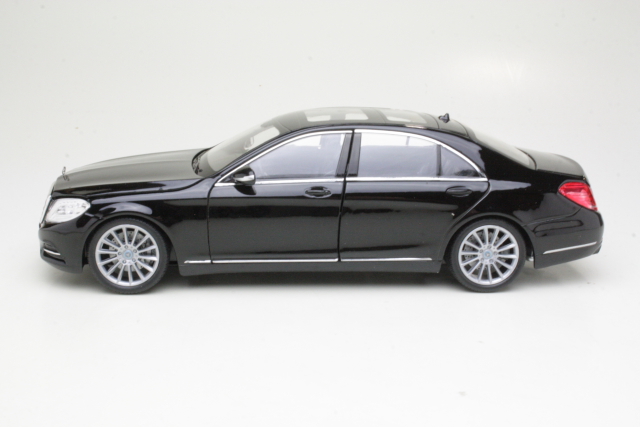 Mercedes S500 (w222) 2013, musta - Sulje napsauttamalla kuva