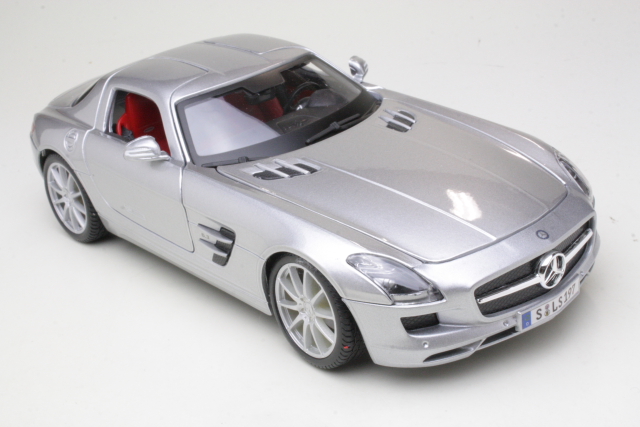 Mercedes SLS AMG 2012, silver