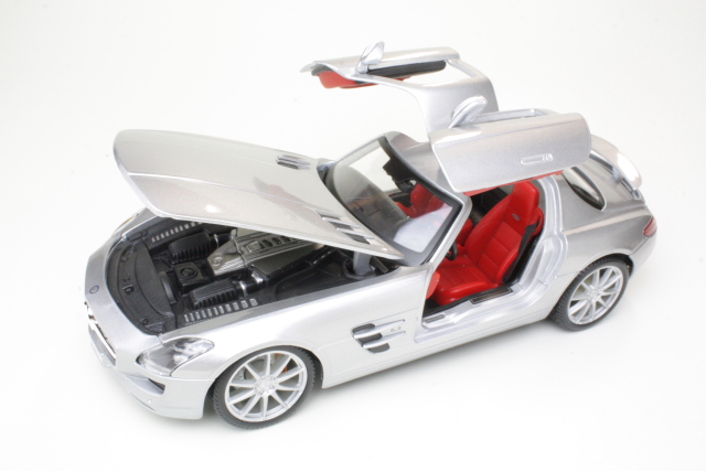 Mercedes SLS AMG 2012, silver