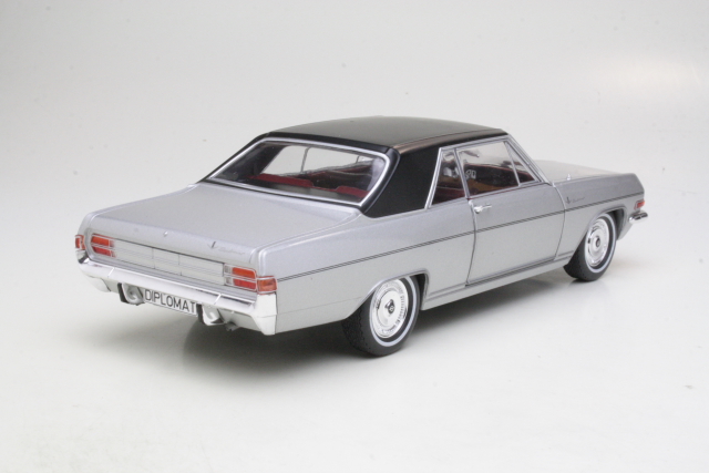 Opel Diplomat A V8 Coupe 1965, silver