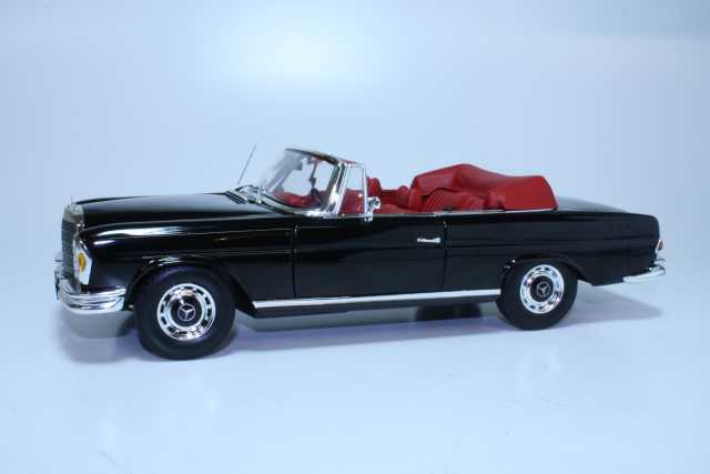 Mercedes 280SE (w111) Cabriolet 1969, musta