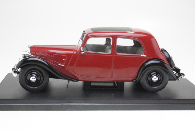 Citroen Traction 7A Avant 1934, red/black - Click Image to Close