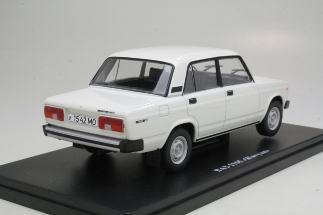Lada 2105 1979, valkoinen