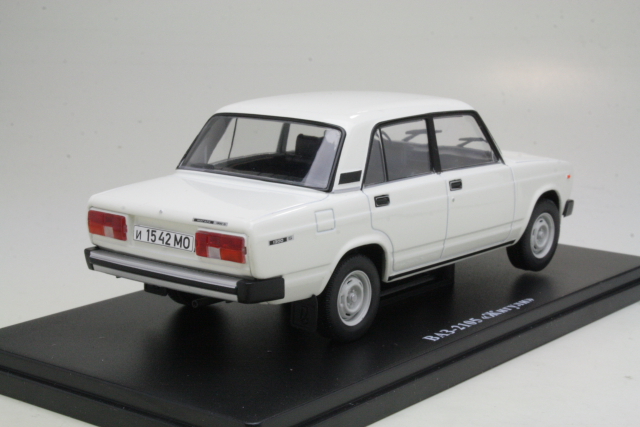 Lada 2105 1979, white - Click Image to Close