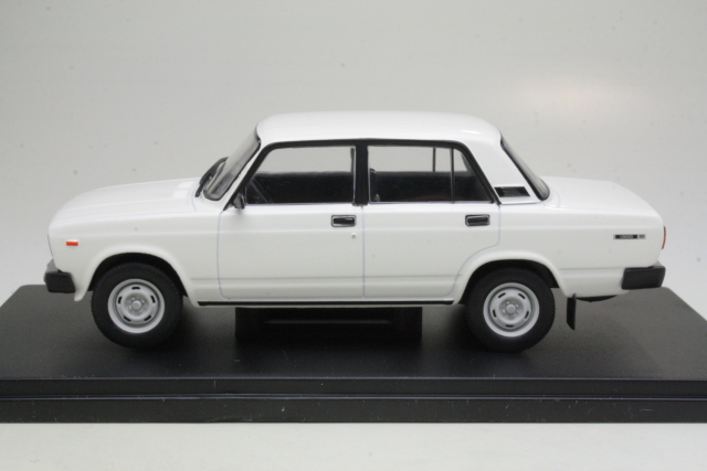 Lada 2105 1979, valkoinen