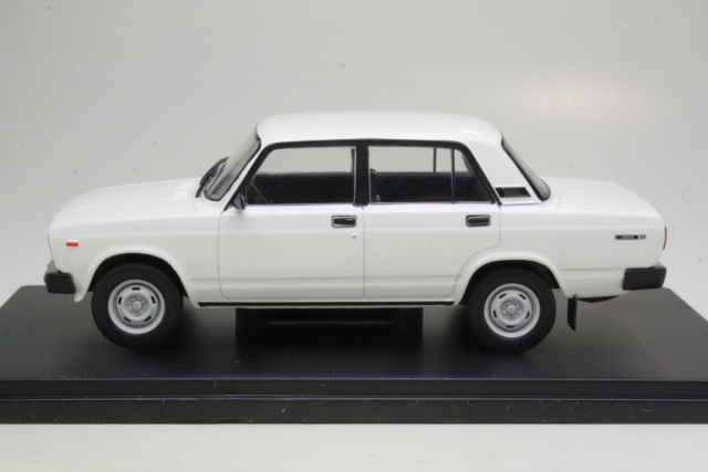 Lada 2105 1979, white - Click Image to Close