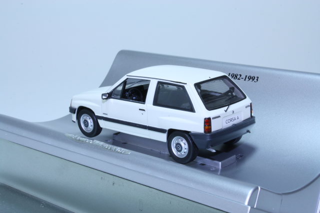 Opel Corsa A 1982 - 1993, valkoinen