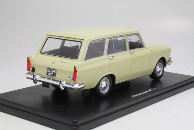 Moskvitch 427 1967, keltainen