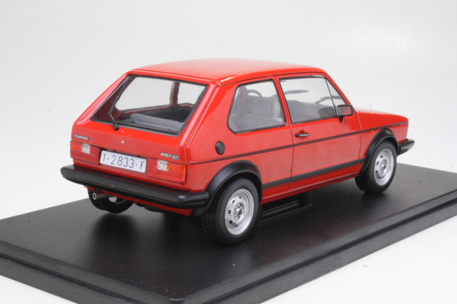 VW Golf 1 GTI 1976, punainen - Sulje napsauttamalla kuva