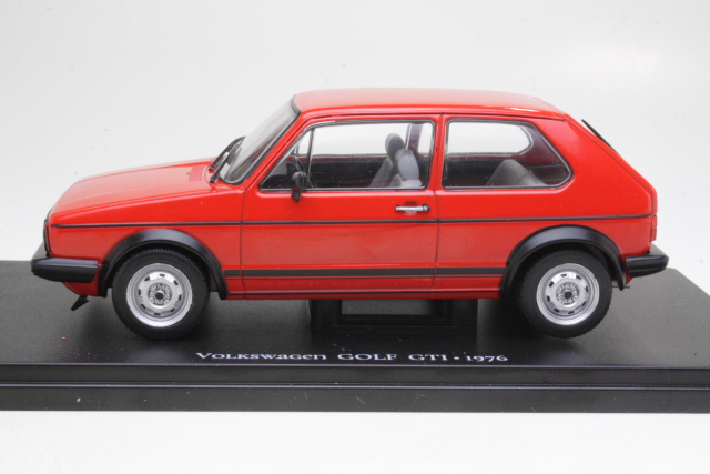 VW Golf 1 GTI 1976, punainen - Sulje napsauttamalla kuva