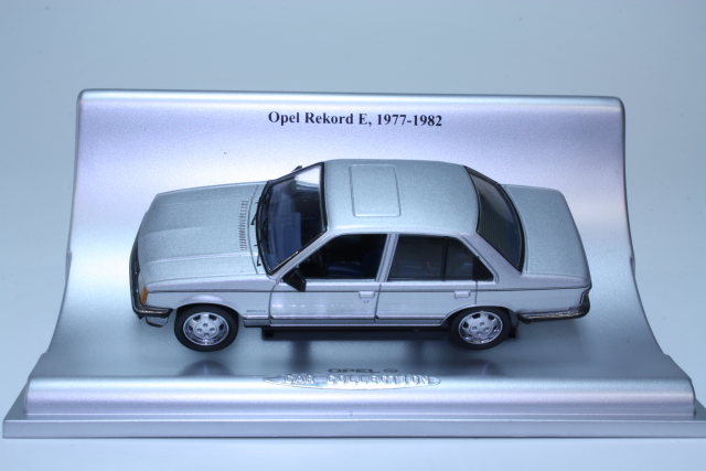 Opel Rekord E 1977 - 1982, hopea