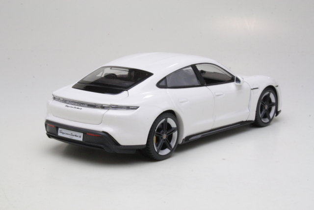 Porsche Taycan 2019, white