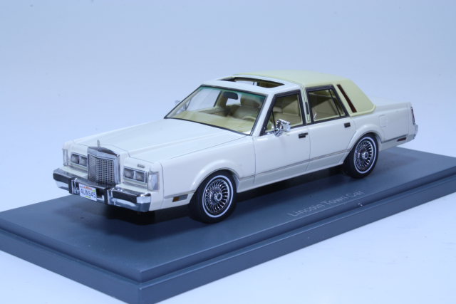 Lincoln Towncar 1986, beige