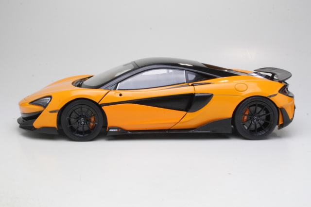 McLaren 600LT Carbon Pack 2018, oranssi - Sulje napsauttamalla kuva