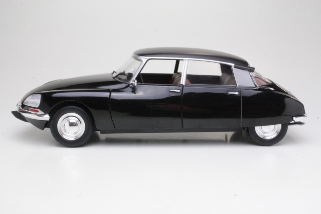 Citroen DS Special 1972, musta