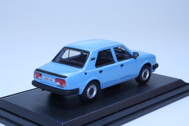 Skoda 120L 1984, sininen