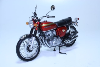 Honda CB750 Four K0 1968, punainen
