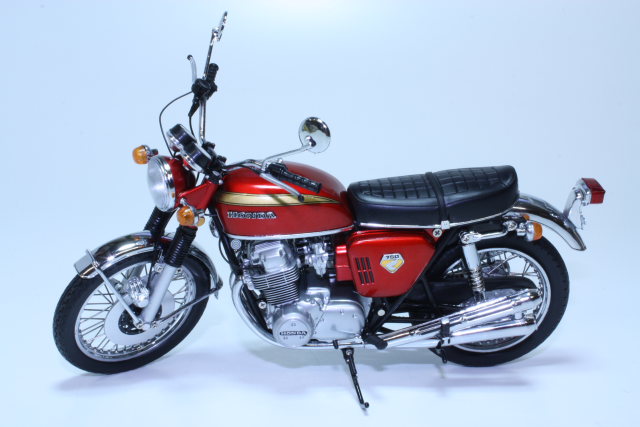 Honda CB750 Four K0 1968, punainen