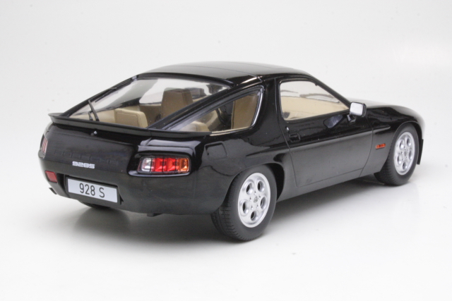Porsche 928 S 1980, musta
